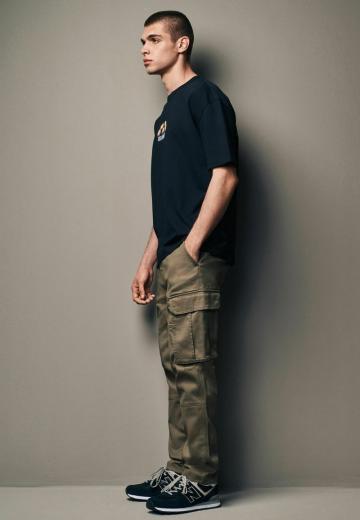 Брюки с накладными карманами