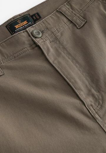 Брюки с накладными карманами