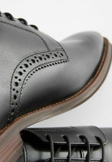 Ботинки на шнуровке