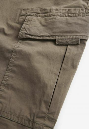 Брюки с накладными карманами