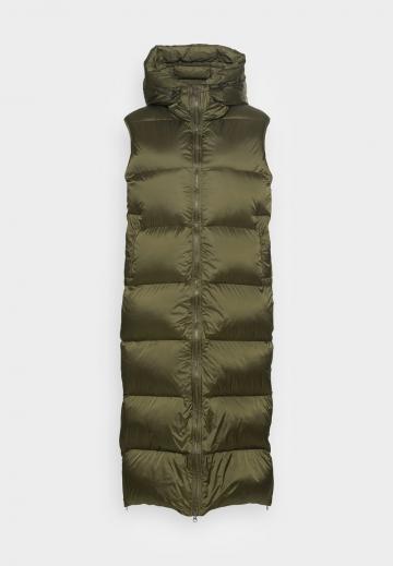 Пуховой жилет