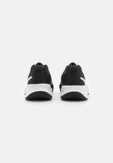 Теннисные кроссовки