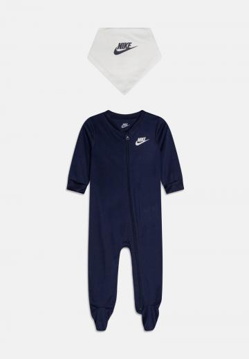 Набор одежды