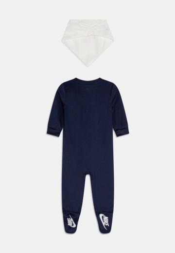 Набор одежды