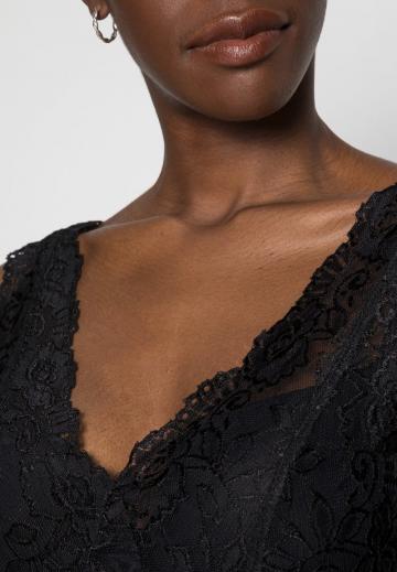 Кружевная блузка