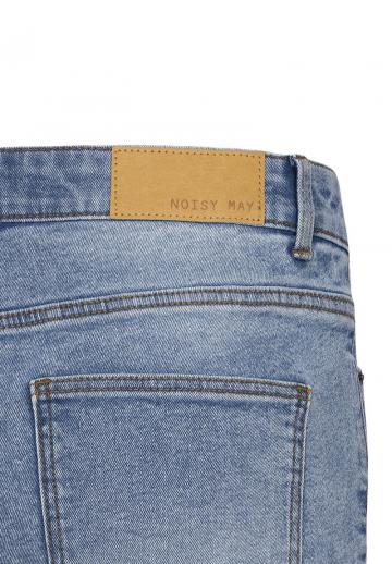 Джинсовые шорты