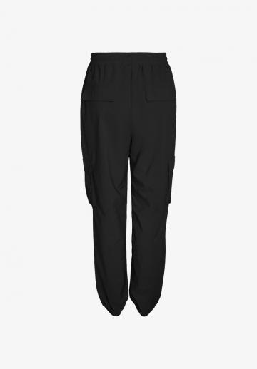 Брюки с накладными карманами