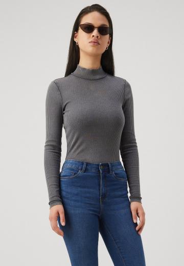 Клешеные брюки