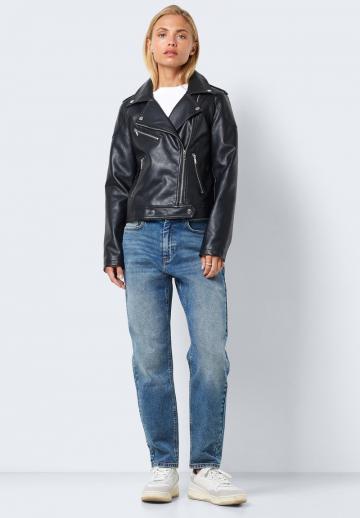 Короткая куртка