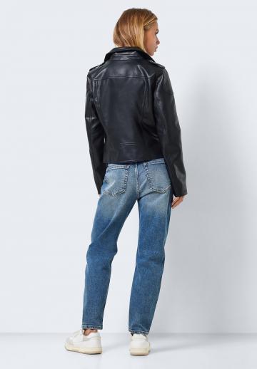 Короткая куртка