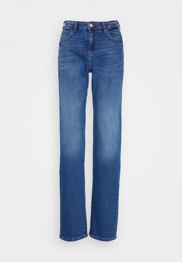 Свободные джинсы