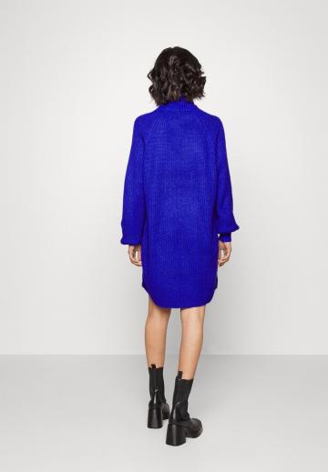 Вязаное платье