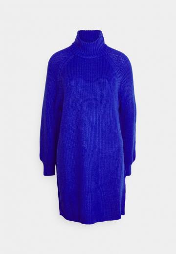 Вязаное платье