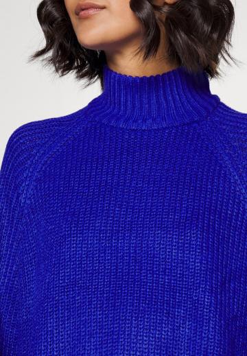 Вязаное платье