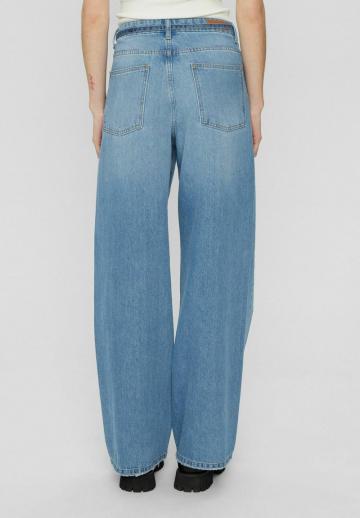 Клешеные джинсы
