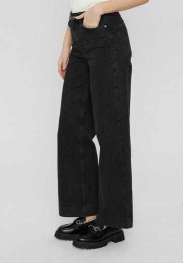 Клешеные джинсы