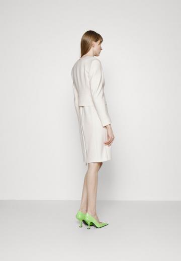 Длинный блейзер