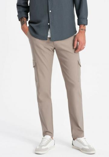 Брюки с накладными карманами