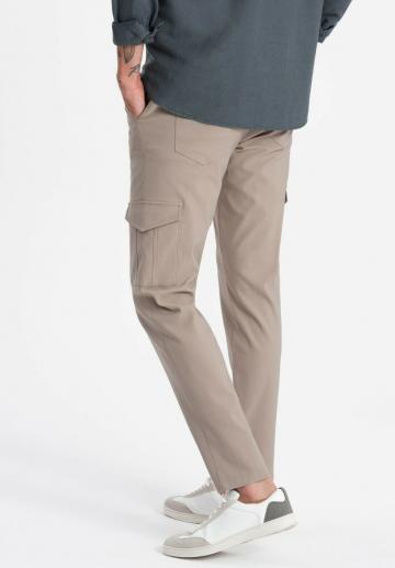 Брюки с накладными карманами