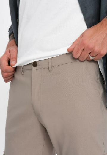 Брюки с накладными карманами