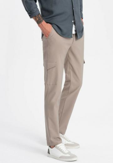 Брюки с накладными карманами