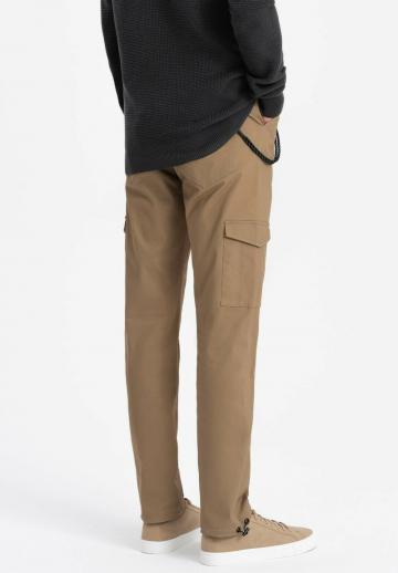 Брюки с накладными карманами