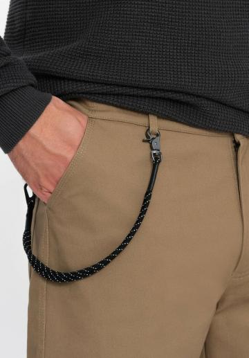 Брюки с накладными карманами