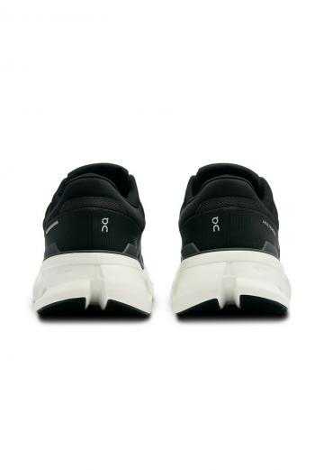 Беговые кроссовки