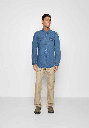 Джинсовая куртка