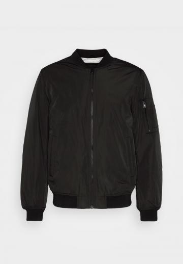 Куртка бомбер