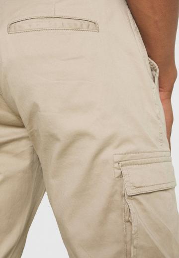 Брюки с накладными карманами