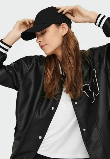 Пальто из искусственной кожи