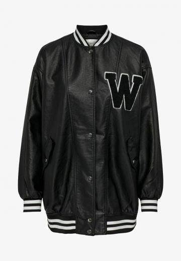 Пальто из искусственной кожи