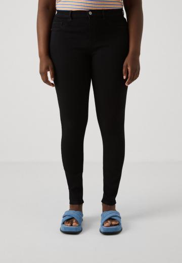 Узкие джинсы