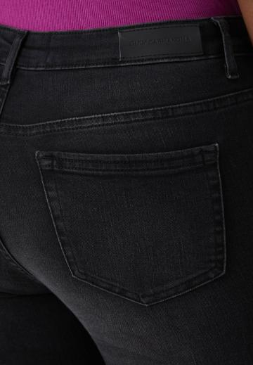 Короткие джинсы