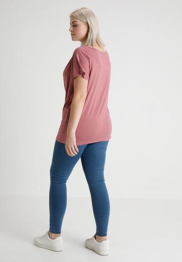 Узкие джинсы