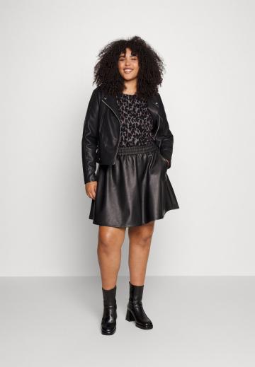 Пуловер с рукавом три четверти