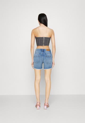 Джинсовые шорты