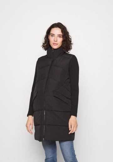 Длинный жилет