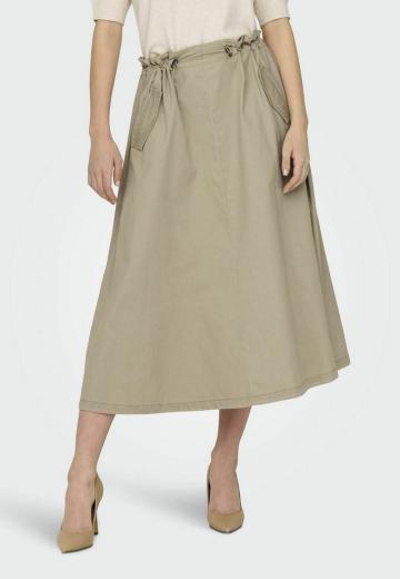 Юбка с накладными карманами