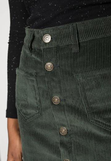 Юбка с накладными карманами