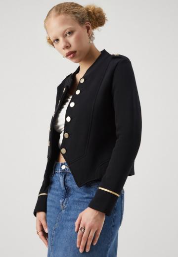 Блейзер с накладными карманами