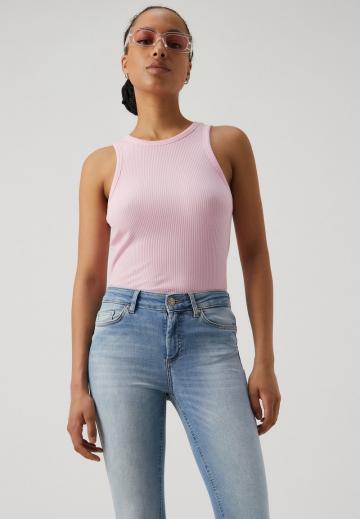 Узкие джинсы