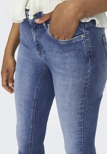 Узкие джинсы