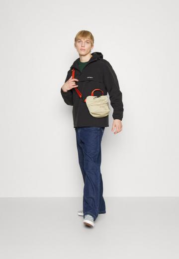 Куртка-дождевик