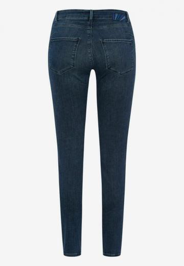 Узкие джинсы