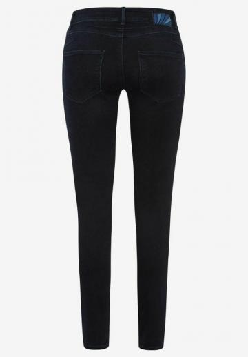 Узкие джинсы