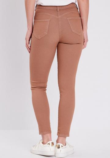 Короткие джинсы