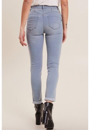 Короткие джинсы