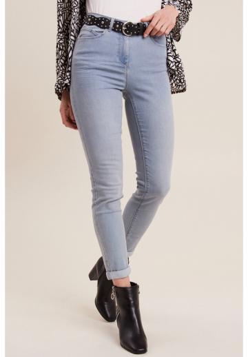 Короткие джинсы